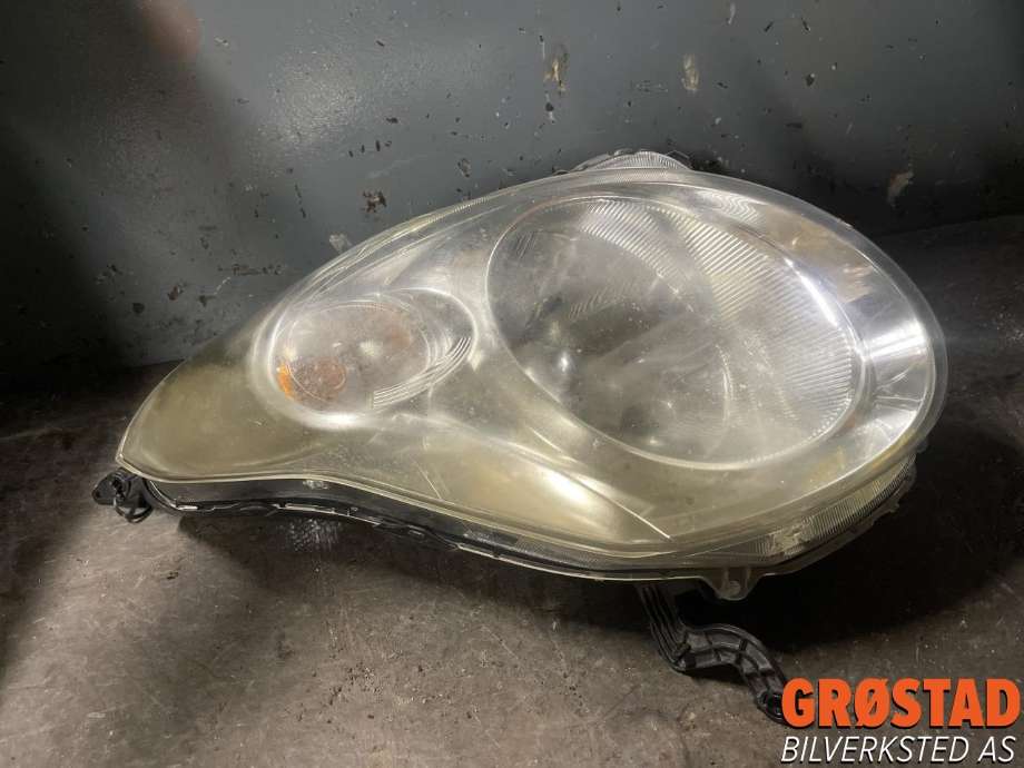 Frontlykt venstre halogen til Suzuki Alto 2010-2016 (35321M68K01|)