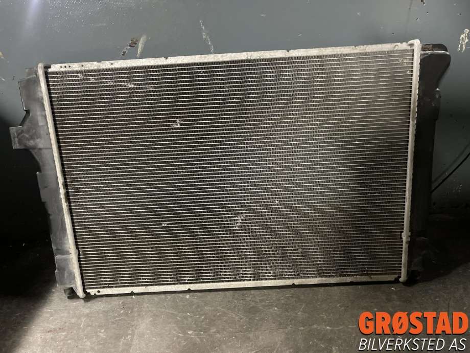 Radiator (automat gir) til Toyota Yaris 2014-2020 (Type III, Fase 2)  (1640021330|1640021331|)