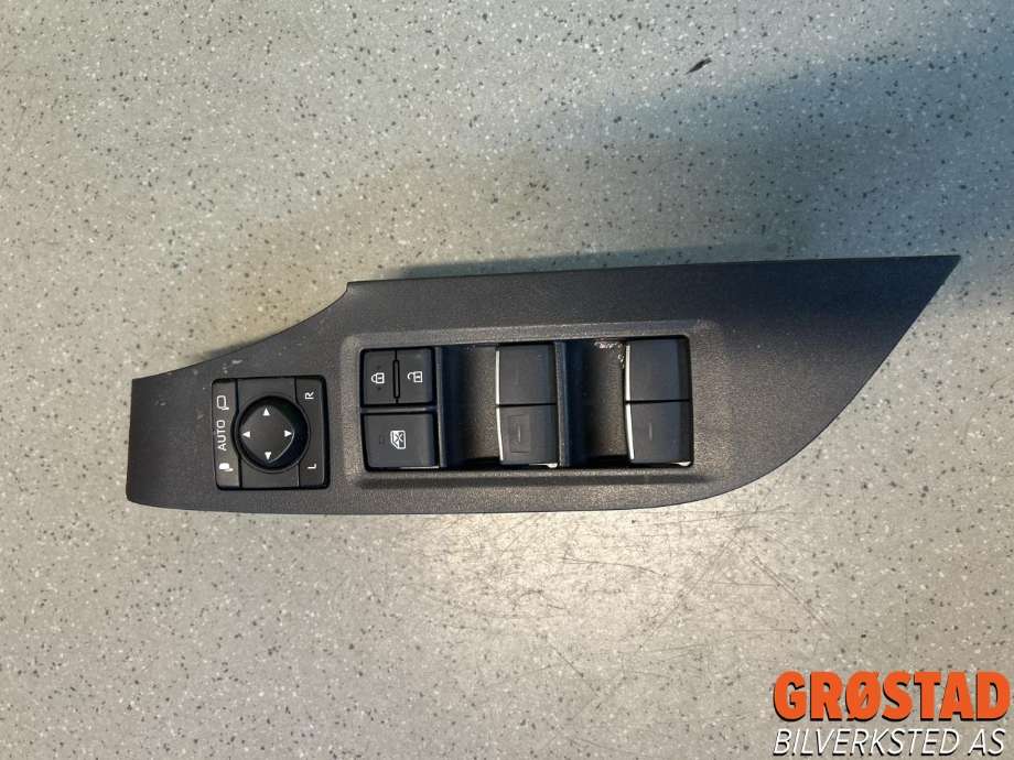 Bryter ruteheis førerdørspanel til Toyota RAV4, 2019-->> (Type V)  (8404042080)