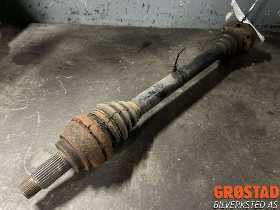 Drivaksel venstre bak, diesel/automat til BMW 5-Serie, 2003-2010 (E60/E61) (E60/E61) (33 20 7 580 166)