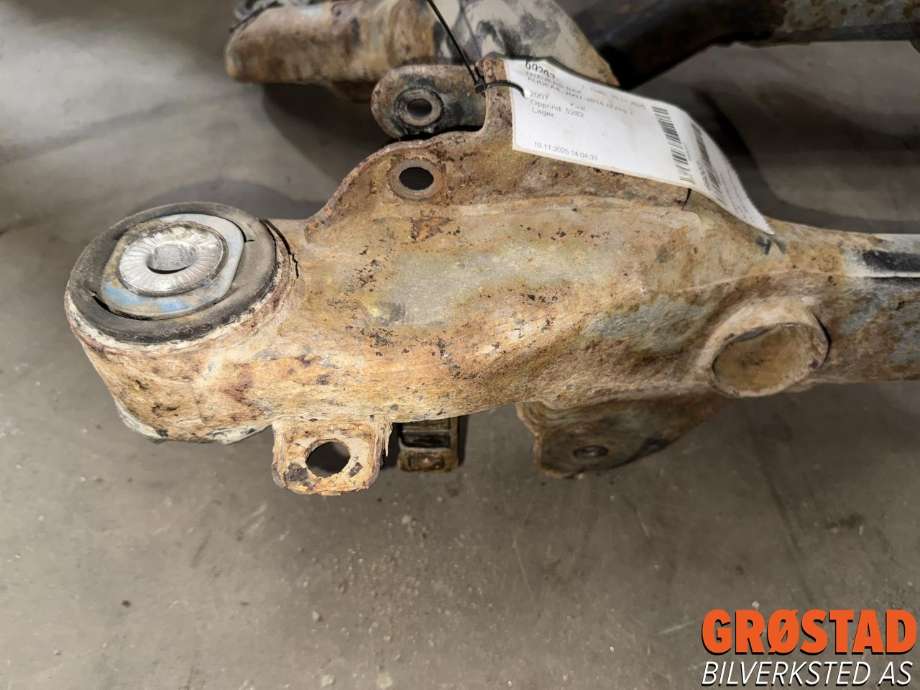 Travers bak til Audi A4 2004-2008 (Type III) (B7) (B7) (8E0 505 235 CA|)