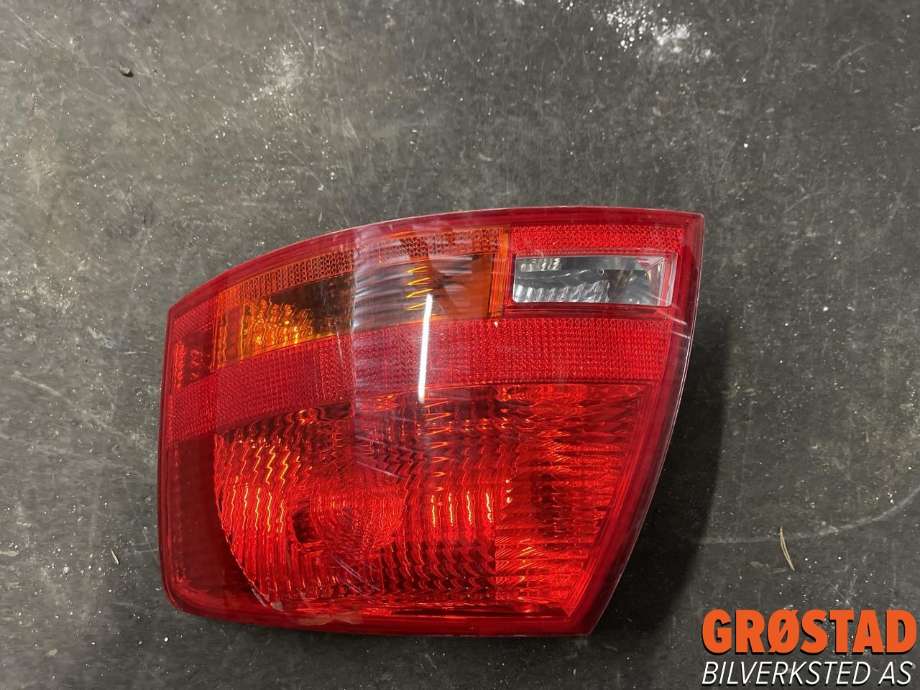 Baklykt høyre ytre til Audi A4, 2004-2008 (Type III) (B7) (B7) (8E9 945 096 E)