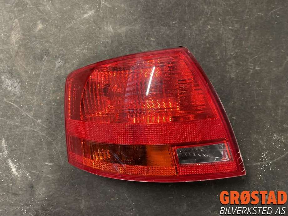Baklykt venstre ytre til Audi A4, 2004-2008 (Type III) (B7) (B7) (8E9 945 095 E)