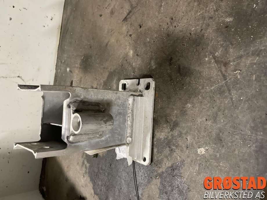 Diverse deler til Audi A4, Allroad, 2009-2016 (Type I) (B8) (B8) (8K0 807 134 D)