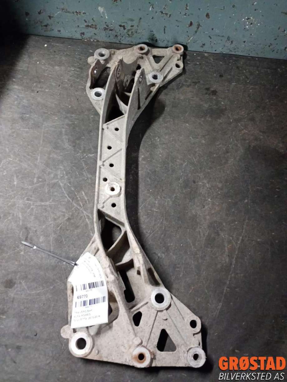 Travers bak til Alfa Romeo Giulietta 2010-2018  (50518703|)