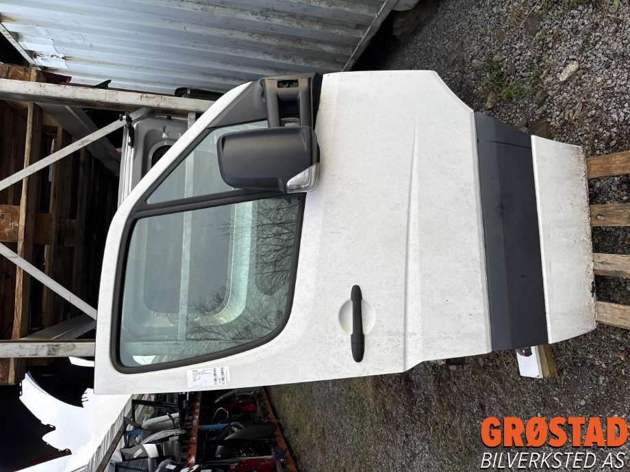Dør høyre foran til VW Crafter, 2011-2016 (Type I, Fase 2) (2E0 831 052)