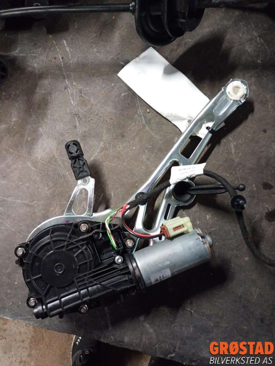 Baklukeåpner motor til Mercedes E-Klasse 2016-2023 (W213) (W213) (A 213 820 00 42|A 213 820 82 01|)