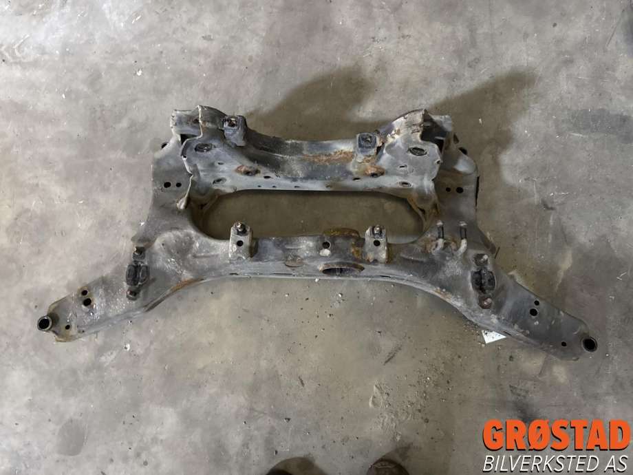 Travers bak til Nissan X-Trail 2014-2022 (T32) (T32) (554001YA0B|554001YA0D|)