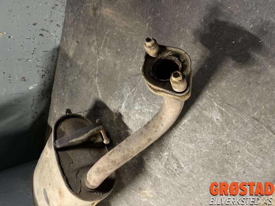 Eksos bakre til Toyota Corolla 2002-2007  (174300D300|)