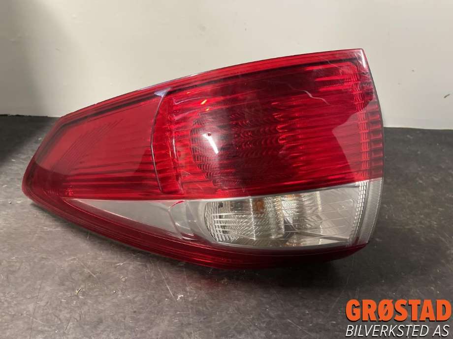 Baklykt høyre ytre til Ford C-Max 2010-2015 (Type II, Fase 1) (1767526|)