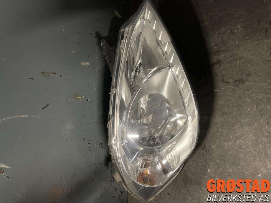 Frontlykt høyre halogen til Mercedes A-Klasse 2005-2012 (W169) (W169) (A 169 820 58 61|)