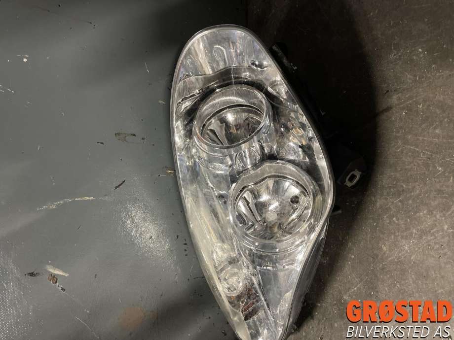 Frontlykt høyre halogen til Opel Combo D 2012-2018 (95512504|95526867|)