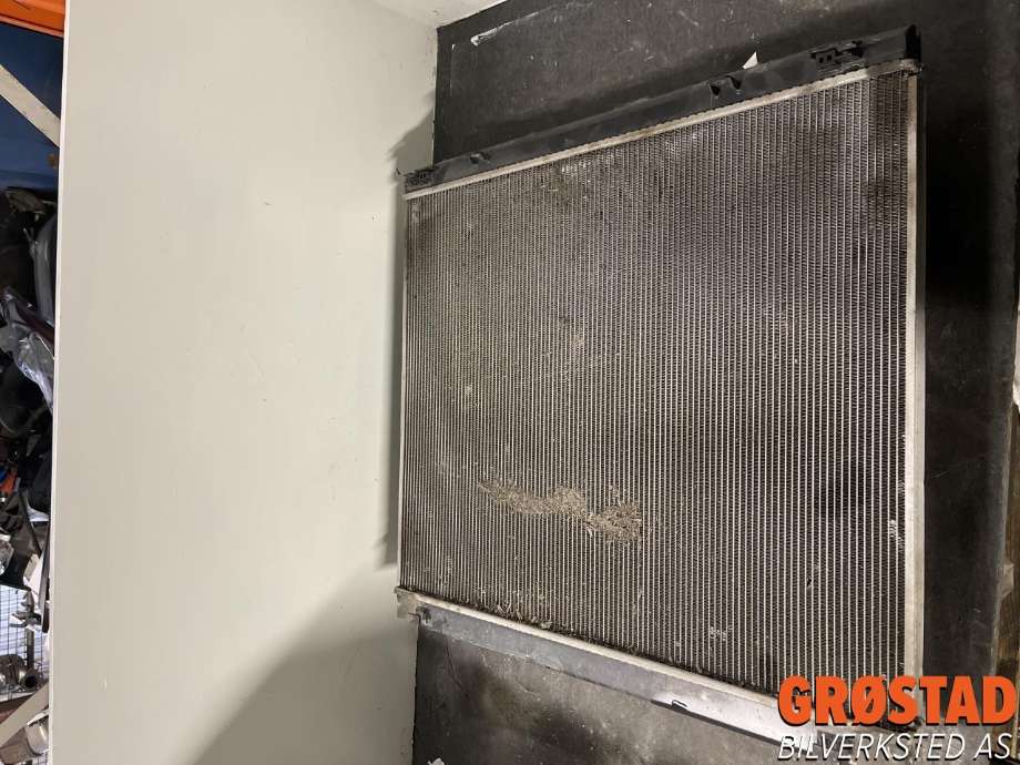 Radiator (automat gir) til Toyota Hilux 2016-2020 (164000L390|)