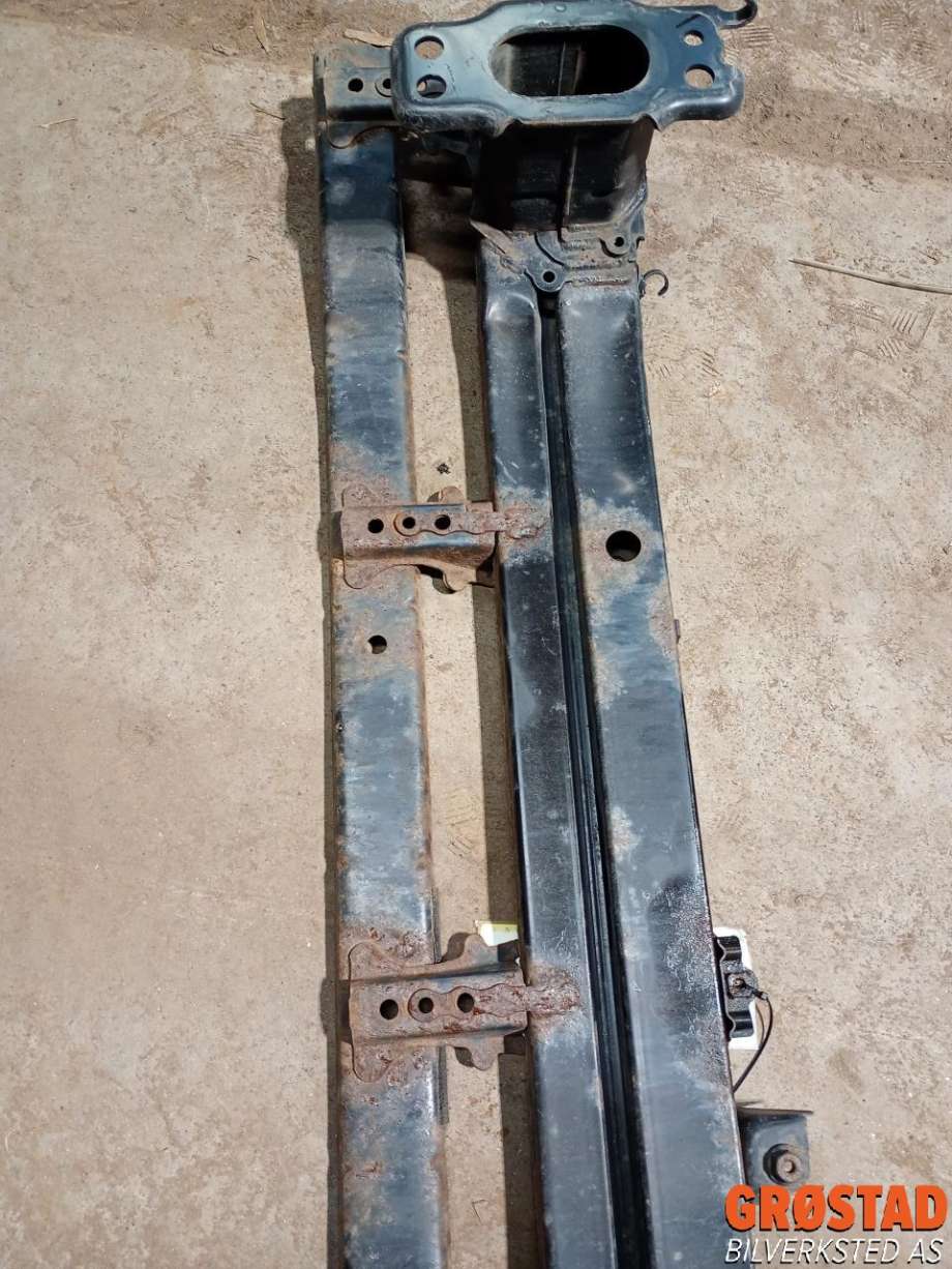Støtfangerforsterkning foran til Toyota RAV4 2009-2013 (Type III, Fase 2)  (5202142051|5202142050|5202913010)