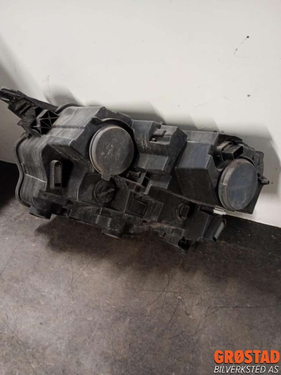 Frontlykt høyre halogen til Citroën Berlingo 2019-->> (Type III)  (98 168 247 80|)