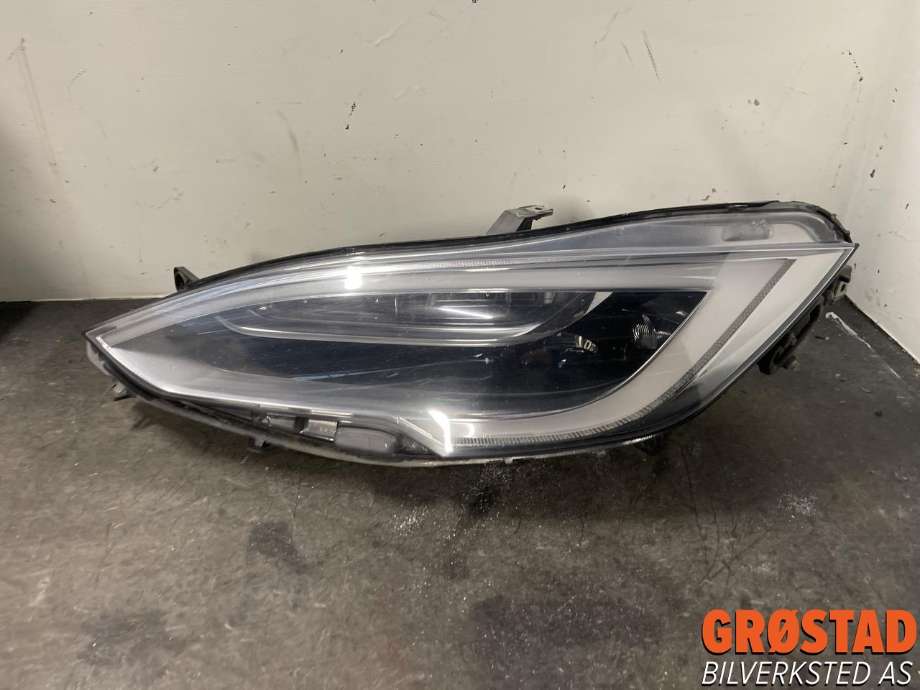 Frontlykt venstre full-LED til Tesla Model S, 2016-2021 (Fase 2)  (1053574-00-C)
