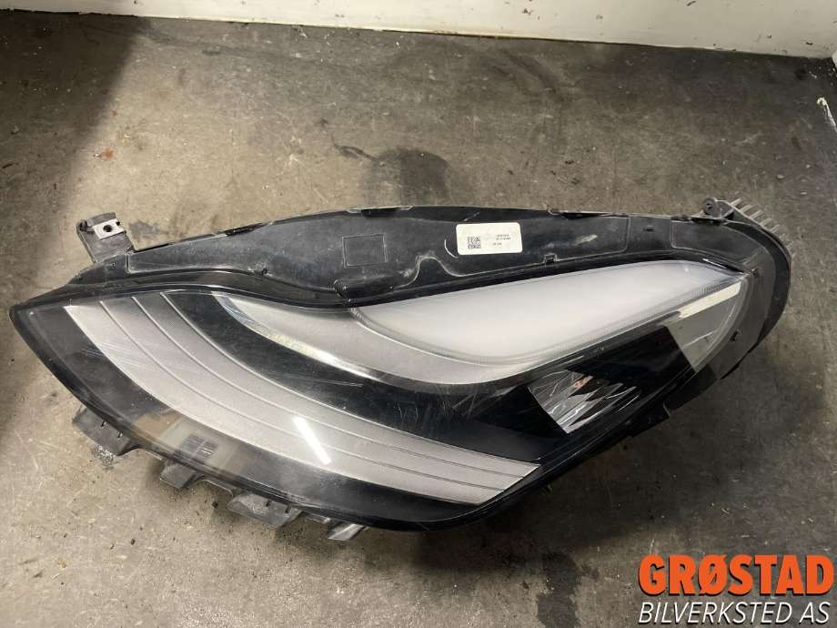Frontlykt venstre full-LED til Tesla Model 3 2018-2023 (Fase 1)