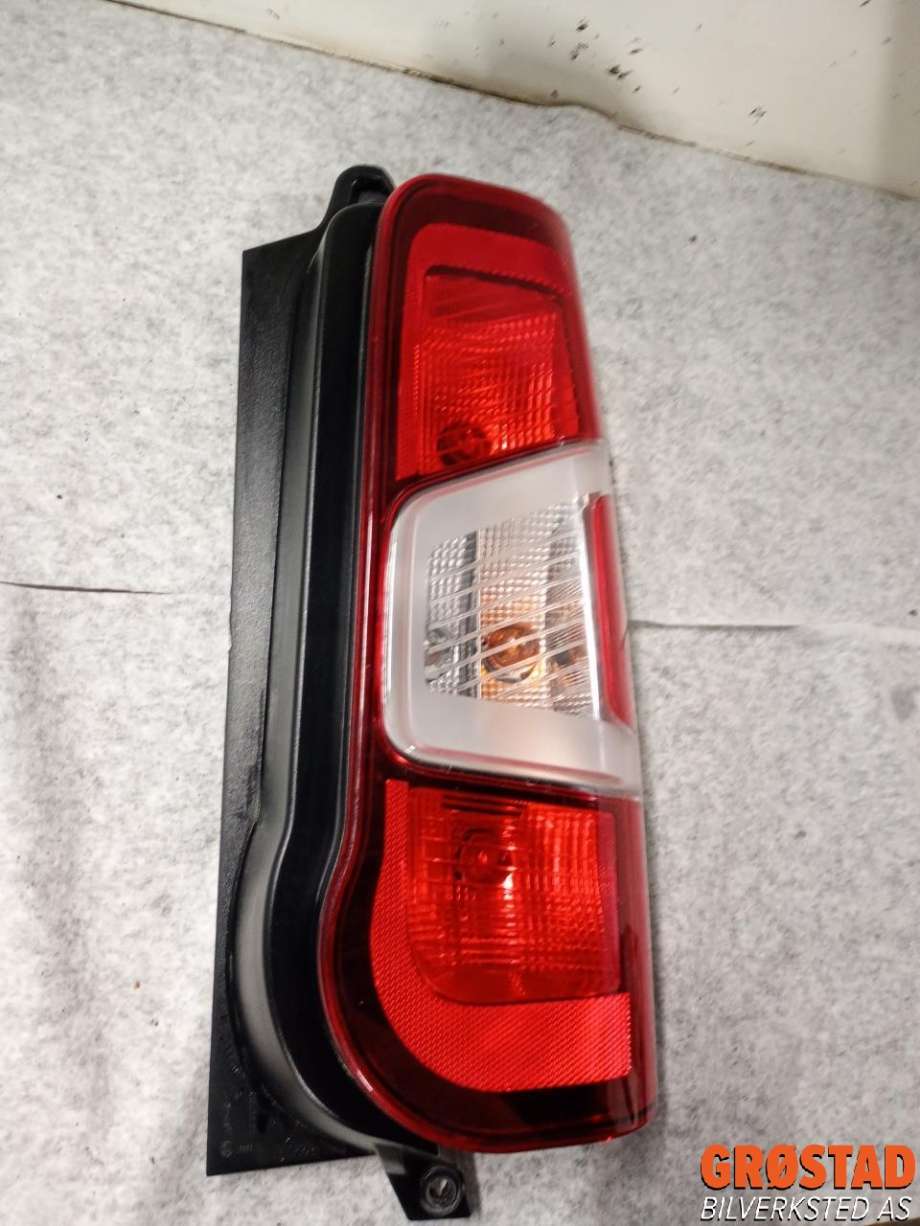 Baklykt høyre til Citroën Berlingo 2019-->> (Type III)  (98 205 548 80|)