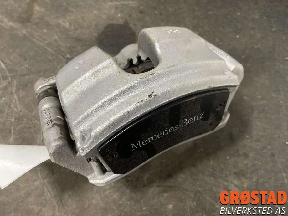 Bremsecaliper venstre foran til Mercedes CLA, 2019-->> (C118) (C118) 