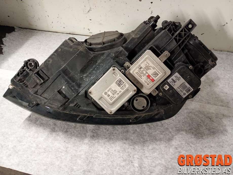 Frontlykt høyre xenon til VW Golf VII 2012-2017 (Fase 1)  (5G1 941 754|)