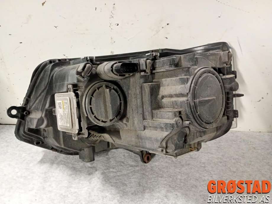 Frontlykt høyre xenon til VW Transporter / Caravelle 2009-2015 (Fase 2) (T5) (T5) (7E5 941 018 B|)
