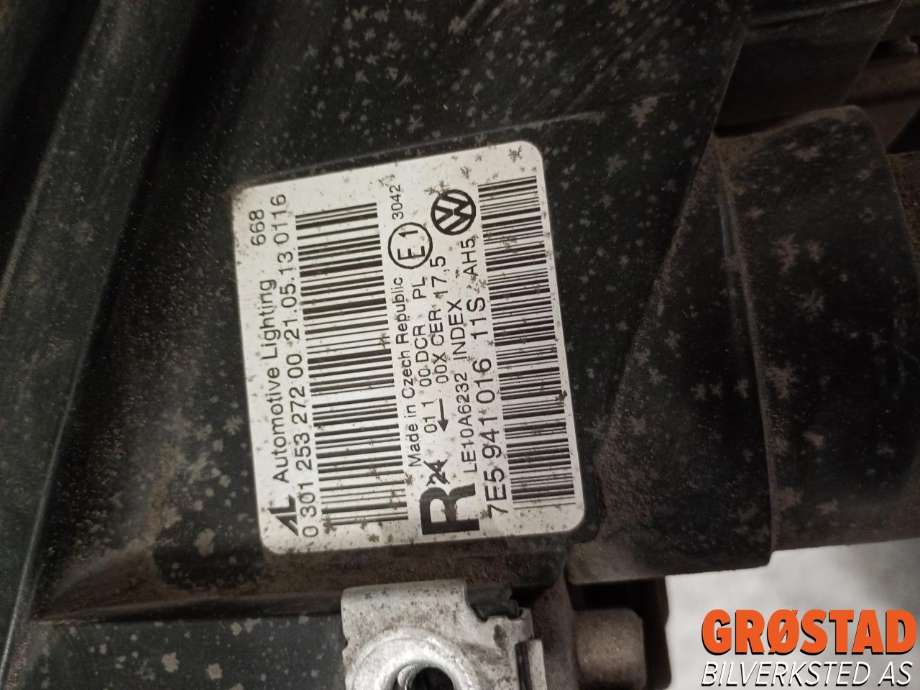 Frontlykt høyre xenon til VW Transporter / Caravelle 2009-2015 (Fase 2) (T5) (T5) (7E5 941 018 B|)