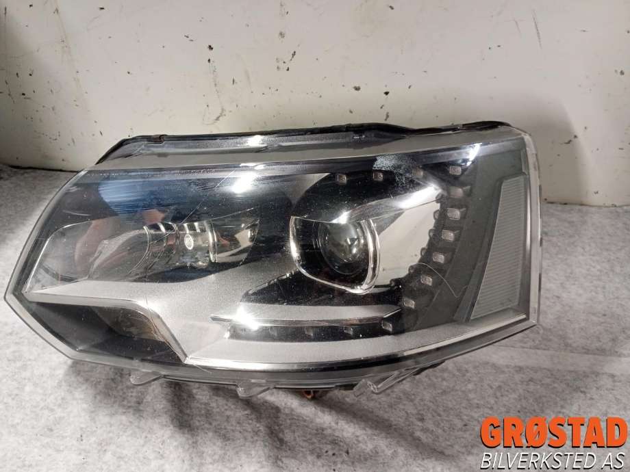Frontlykt venstre xenon til VW Transporter / Caravelle 2009-2015 (Fase 2) (T5) (T5) (7E5 941 017|7E5 941 017 B|)