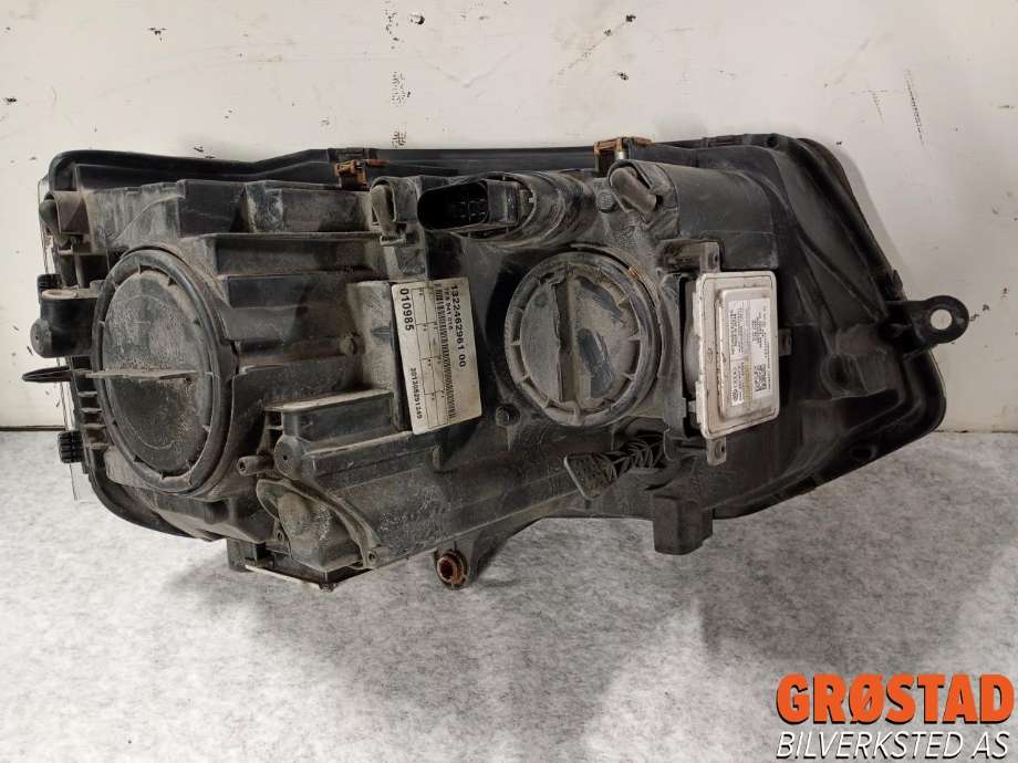 Frontlykt venstre xenon til VW Transporter / Caravelle 2009-2015 (Fase 2) (T5) (T5) (7E5 941 017|7E5 941 017 B|)