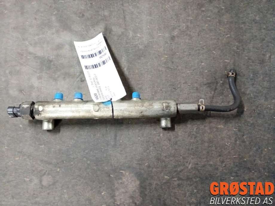 Dyseskinne (fuelrail) til Toyota Hiace, 2007-2012 (Fase 3) (238100L020)