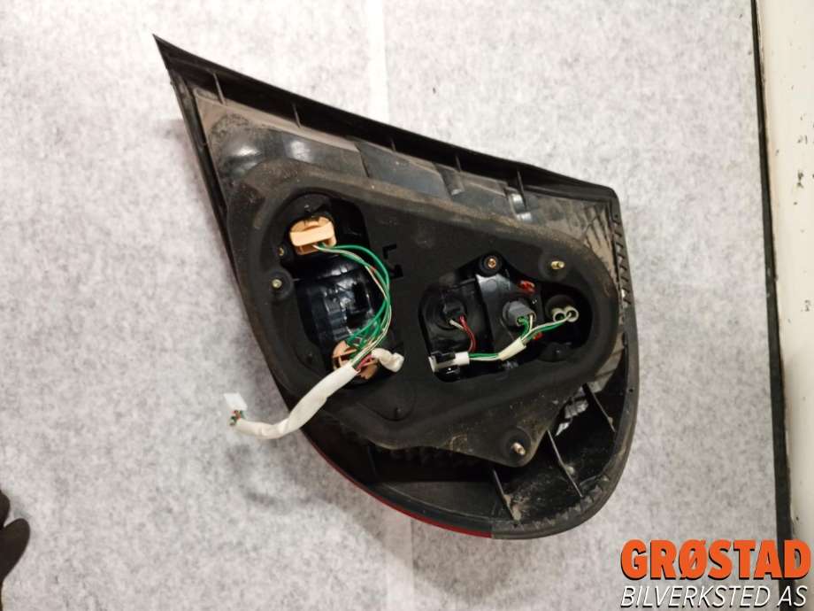Baklykt venstre til Toyota Camry 2001-->>  (8156133270|)