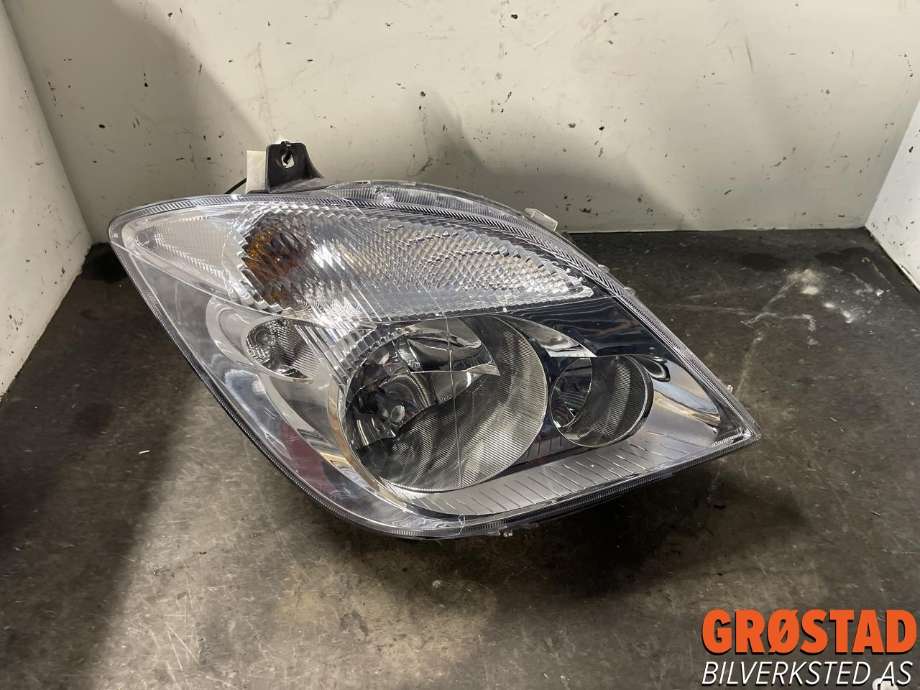 Frontlykt høyre halogen til Mercedes Sprinter, 2006-2013 (Fase 1) (906) (906) (A 906 820 06 61)