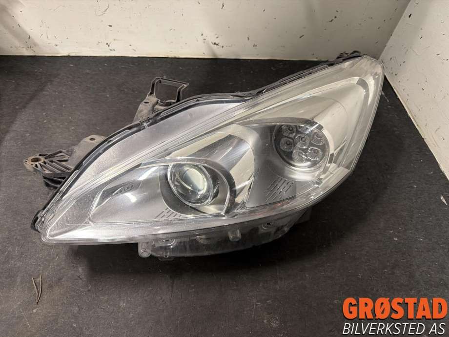 Frontlykt venstre xenon til Peugeot 508, 2011-2014 (Type I, Fase 1)  (6208 W5)