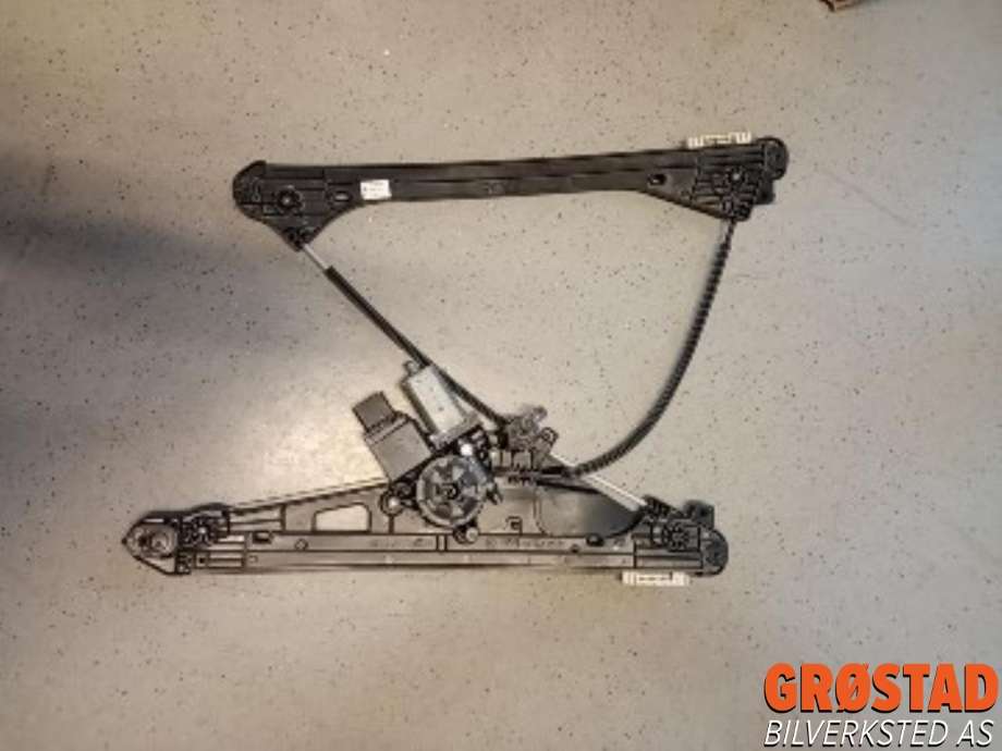 Ruteheis venstre foran til Peugeot 3008, 2016-->> (Type II) (98 401 969 80)