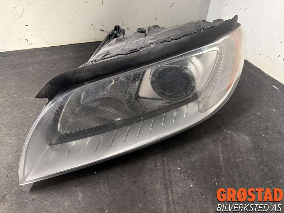 Frontlykt venstre xenon til Volvo V70, 2007-2013 (Type III, Fase 1)  (31214415)