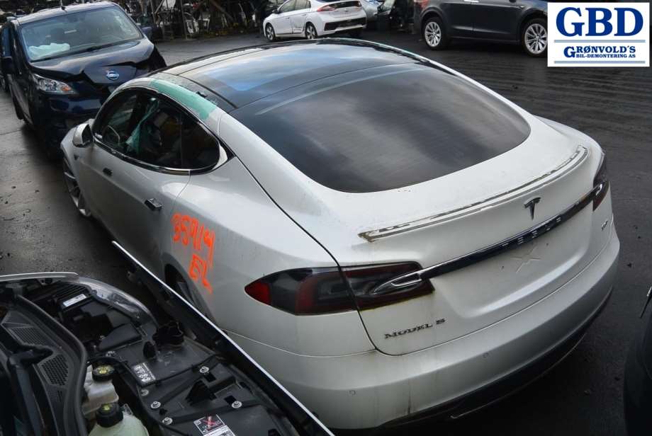 Tesla Model S, 2013-2016 (Fase 1)