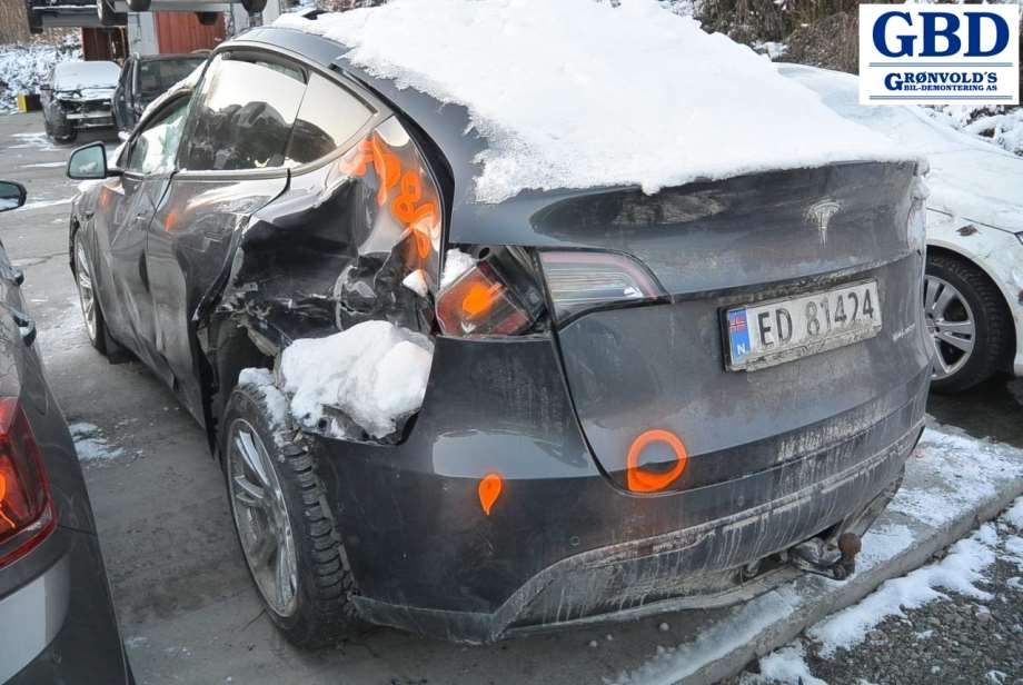 Tesla Model Y, 2021- (69|NO PART ID)