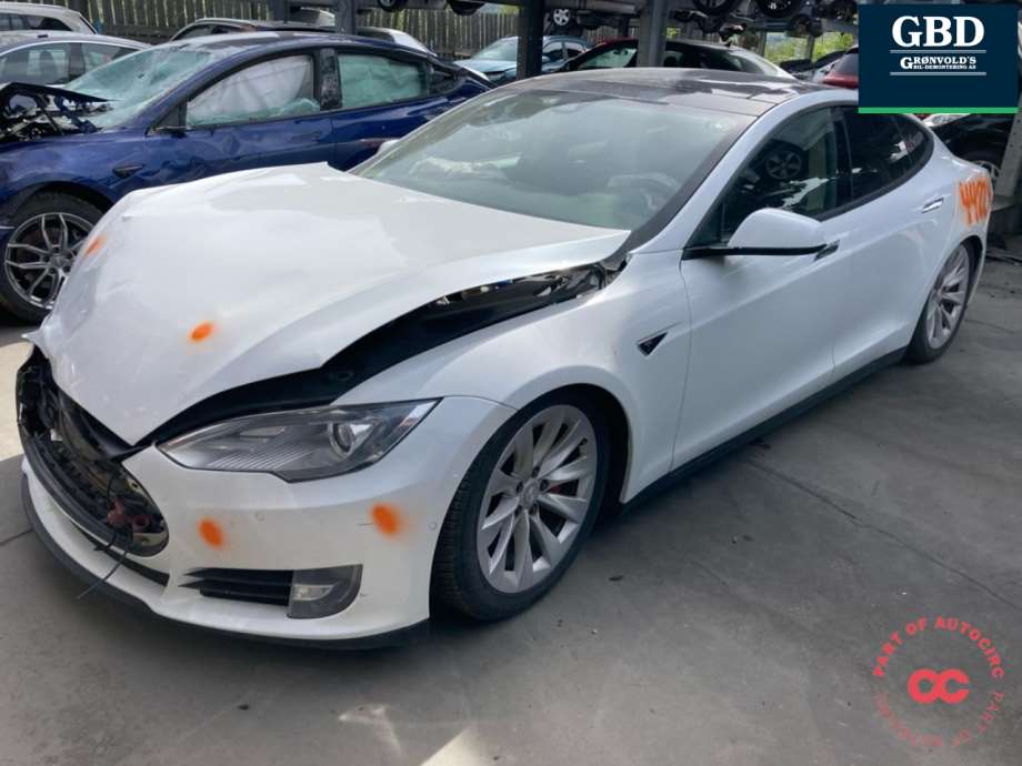 Tesla Model S, 2013-2016 (Fase 1)