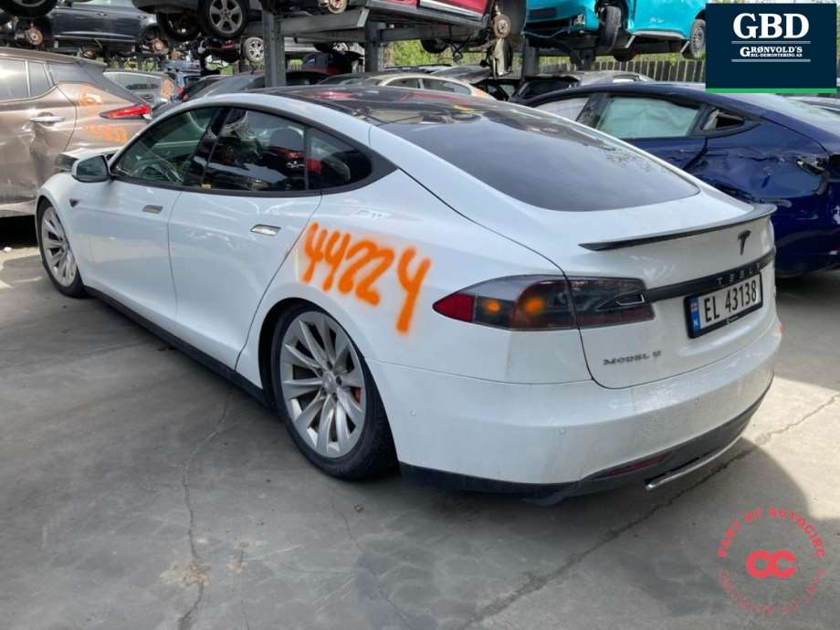 Tesla Model S, 2013-2016 (Fase 1)