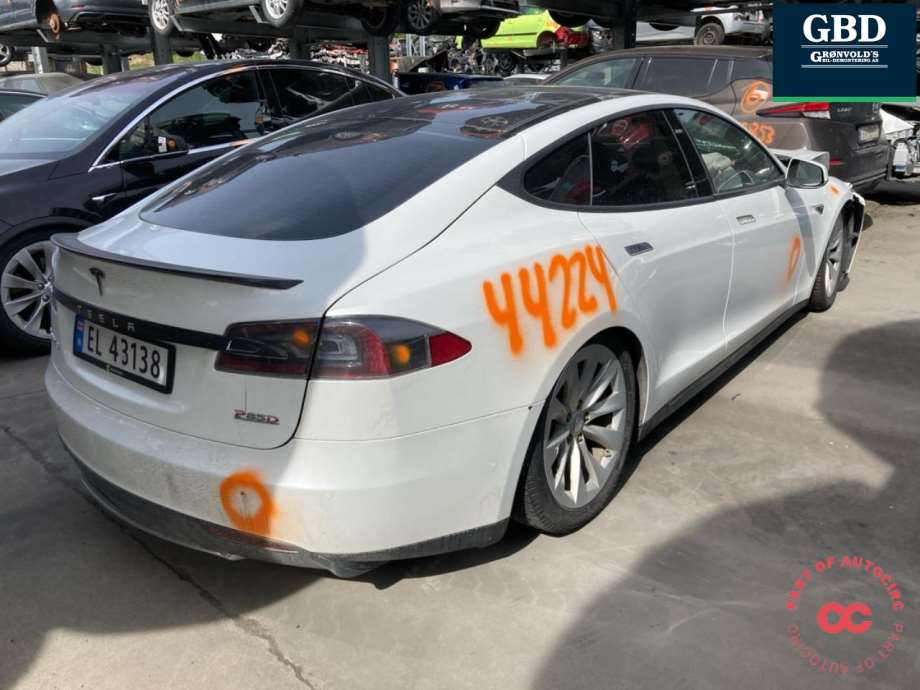 Tesla Model S, 2013-2016 (Fase 1)