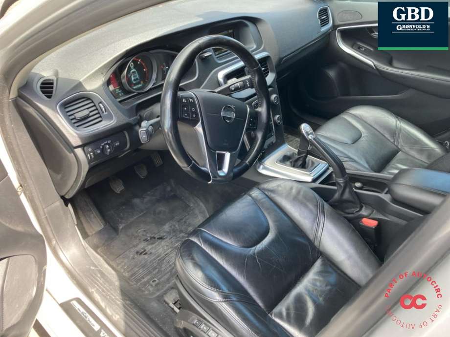Volvo V40 2012-2019 , Motorkode: D4162T, Girkassekode: 36011555