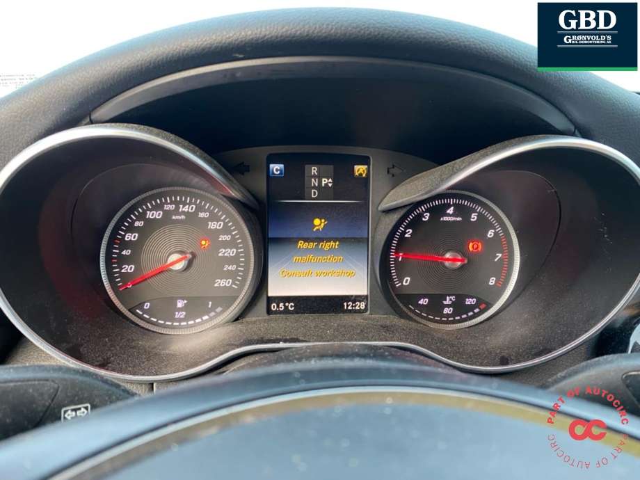 Mercedes C-Klasse 2014-2018 (Fase 1) (W205) (W205), Motorkode: M274.910, Girkassekode: A 205 270 72 01
