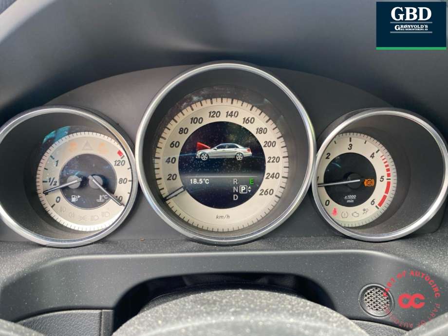 Mercedes E-Klasse 2013-2016 (Fase 2) (W212) (W212), Motorkode: OM651.925, Girkassekode: A 212 270 68 09