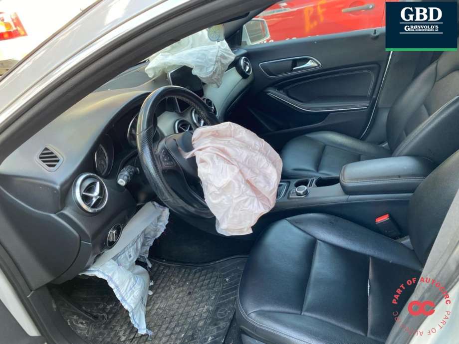 Mercedes CLA 2013-2019 (C117) (C117), Motorkode: M270.910, Girkassekode: A 246 360 12 00
