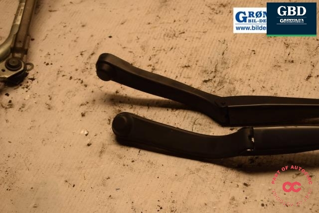 Viskerarmer frontrute til Mercedes GLK 2008-2015 (X204) (X204) (A 204 820 09 44|A 204 820 08 44|)