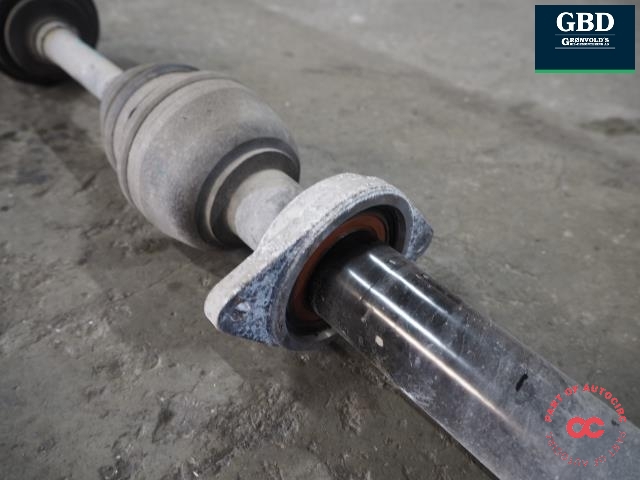 Drivaksel høyre foran, diesel/manuell til Mercedes A-Klasse 2012-2018 (W176) (W176) (A 246 330 32 00|A 246 330 95 00|A 246 330 17 01)