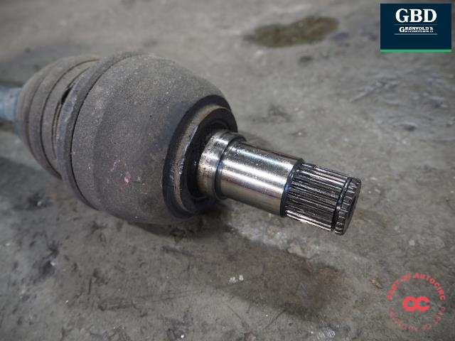 Drivaksel venstre foran, diesel/manuell til Mercedes A-Klasse 2012-2018 (W176) (W176) (A 246 330 31 00|A 246 330 94 00|A 246 330 16 01)