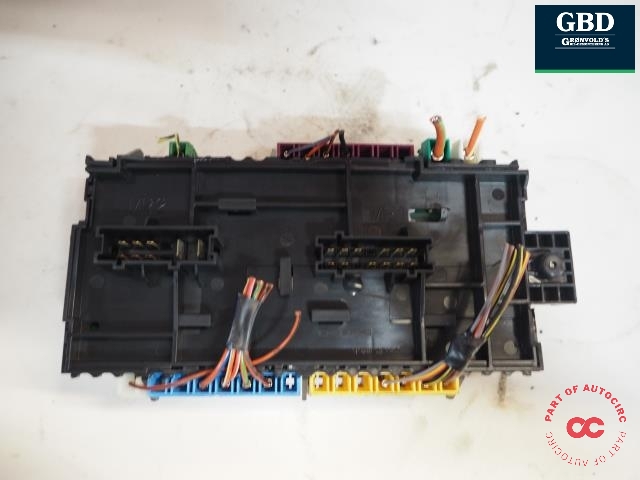 Sikringsboks motorrom til Mercedes A-Klasse 2012-2018 (W176) (W176) (A 246 906 00 93|A 246 906 71 00|)