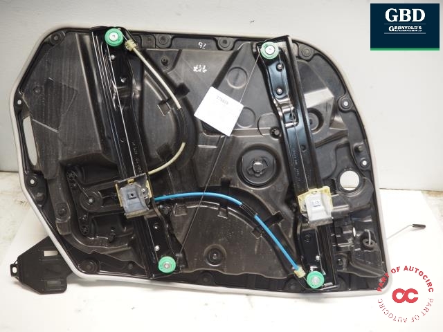 Ruteheis høyre foran til Mercedes E-Klasse 2016-2023 (W213) (W213) (BROSE|A 213 720 52 05|A 213 906 95 01|A2050049199)