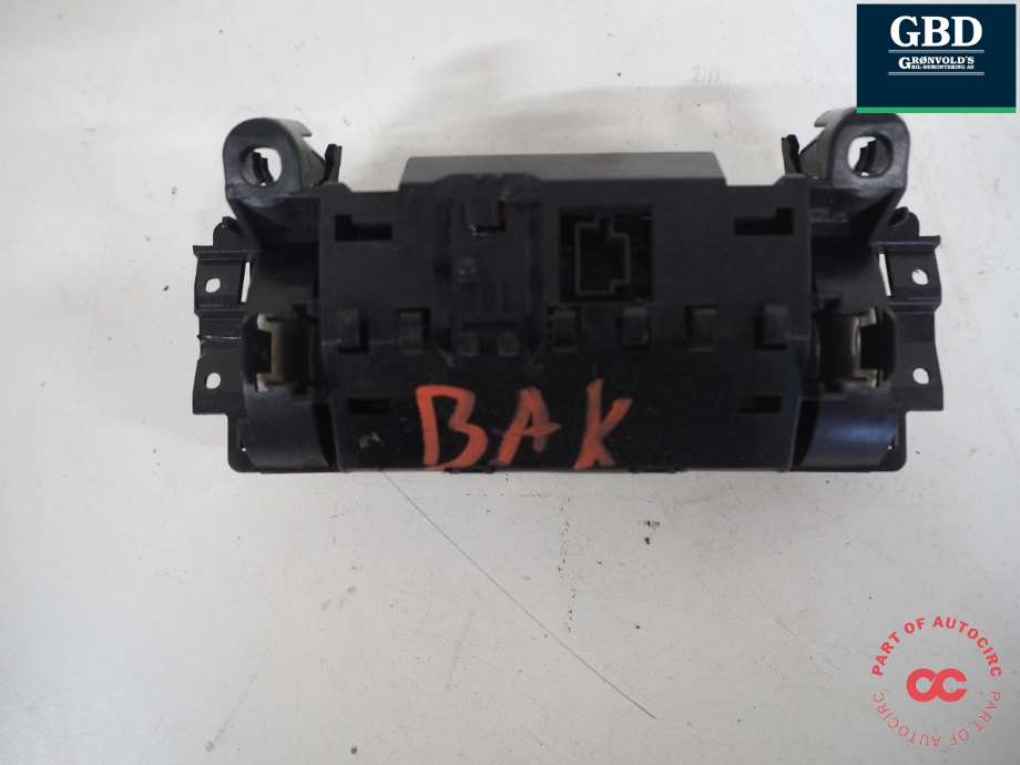 Varmeapparat betjening bak til Mercedes CLS 2004-2010 (C219) (C219) (A 211 830 02 85|A 211 830 02 85 80|)