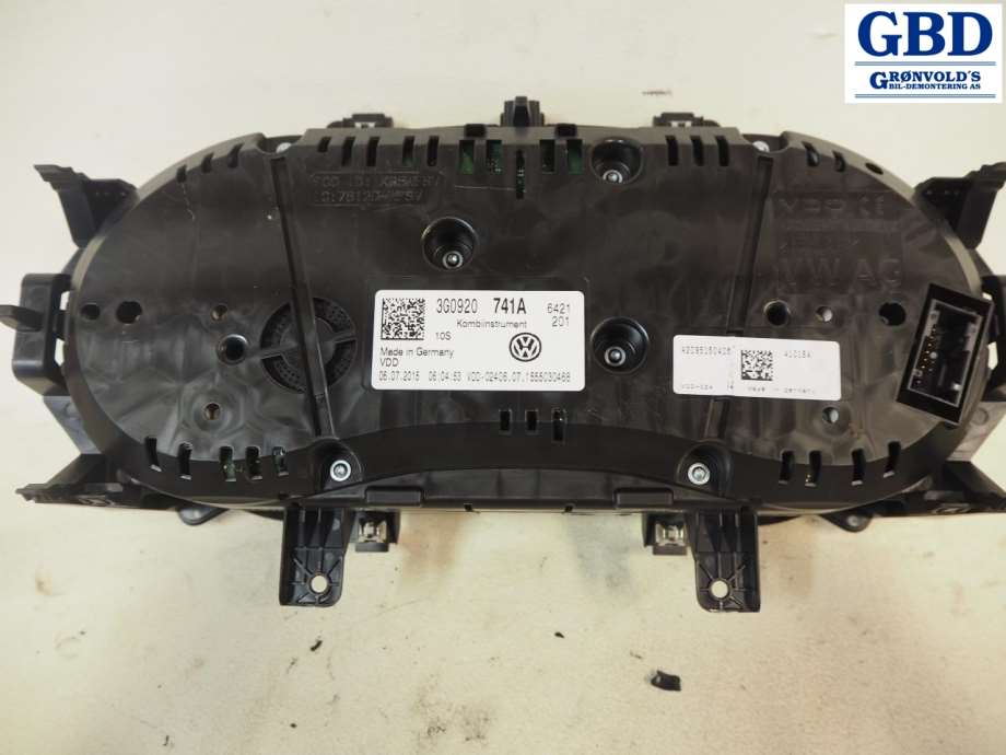 VW Passat, 2015-2019 (B8, Fase 1) (VW|3G0 920 741 A|3G0120)